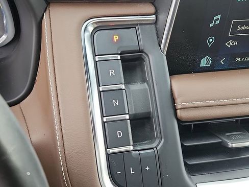 Used 2022 Chevrolet Suburban High Country w/ Max Trailering Package image 15