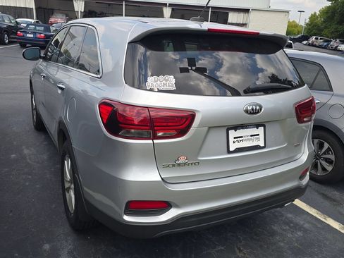 Used 2019 Kia Sorento FWD image 6