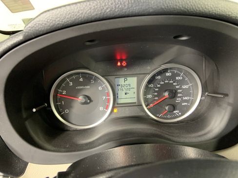 Used 2013 Subaru Crosstrek 2.0i Premium image 10