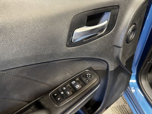 Used 2022 Dodge Charger SXT w/ Driver Convenience Group image 37