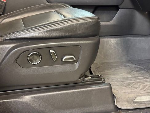 Used 2024 GMC Sierra 3500 Denali w/ Denali Reserve Package image 29