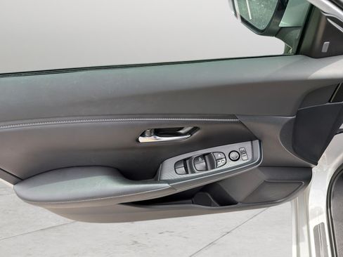 Certified 2021 Nissan Sentra SV FWD image 26