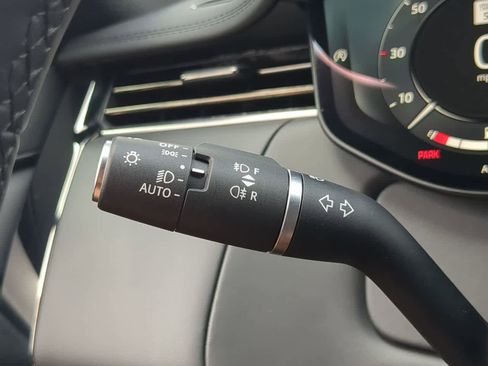 Used 2025 Land Rover Range Rover Sport SE image 28