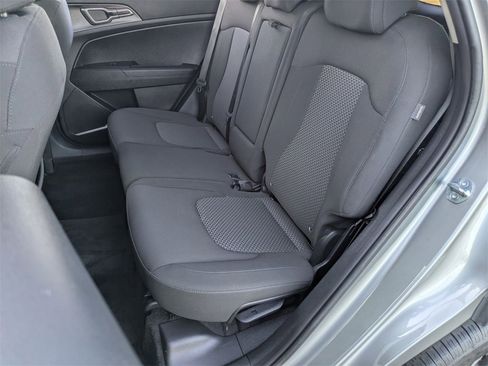 Used 2024 Kia Sportage LX image 27