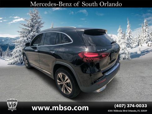 New 2025 Mercedes-Benz GLA 250 4MATIC image 17