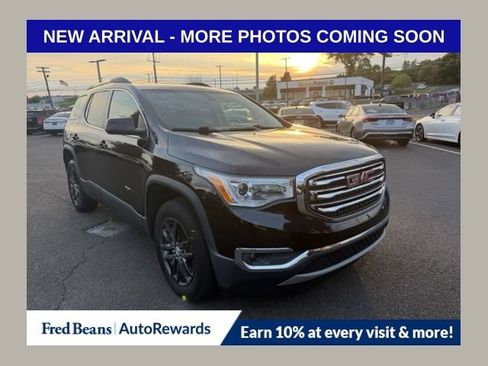 Used 2019 GMC Acadia SLT w/ LPO, Floor Liner Package AWD/4WD image 1