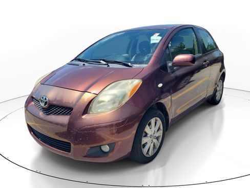 Used 2009 Toyota Yaris 2-Door Hatchback FWD image 2