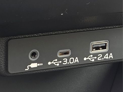 Used 2025 Subaru Forester Limited image 16