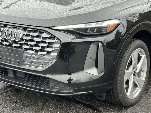 Certified 2025 Audi Q5 2.0T Premium Plus w/ Premium Plus image 8