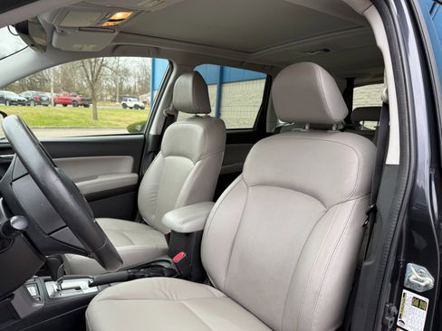 Used 2017 Subaru Forester 2.5i Limited image 12