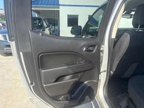 Used 2017 Chevrolet Colorado LT w/ LT Convenience Package RWD image 30