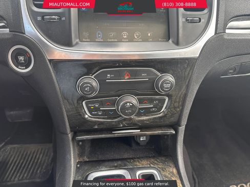 Used 2016 Chrysler 300 C AWD/4WD image 11