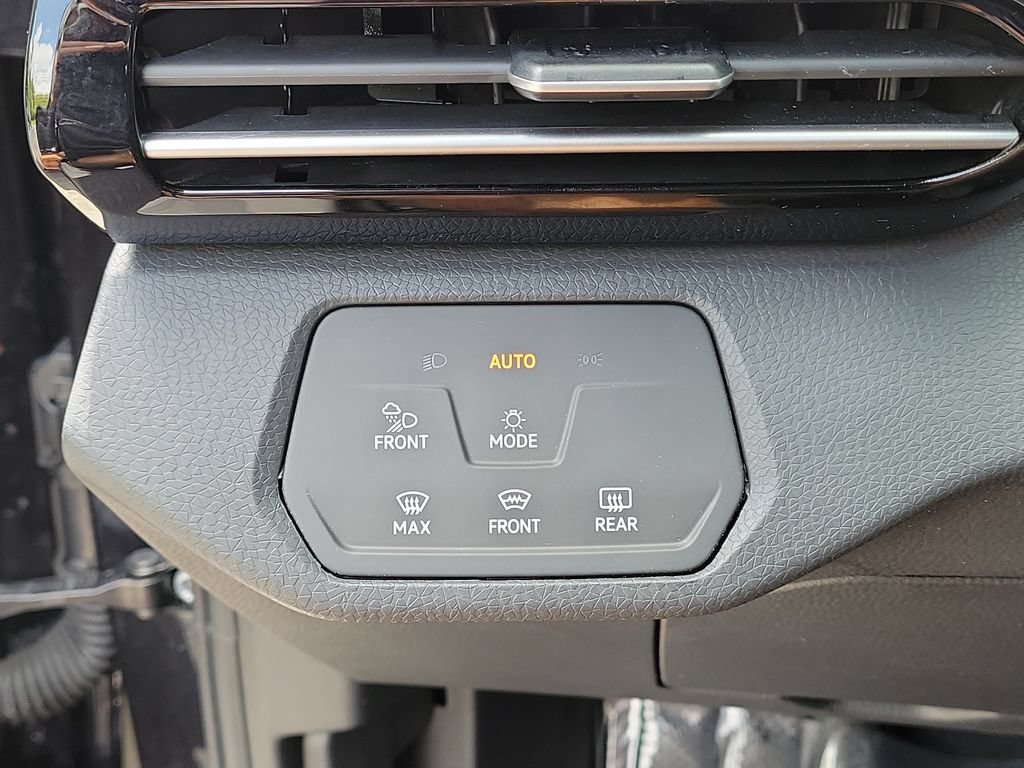 Certified 2025 Volkswagen ID.4 Pro S AWD/4WD image 29