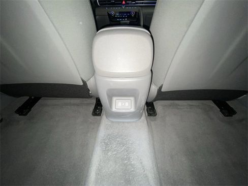 Used 2024 Hyundai Elantra SEL image 28