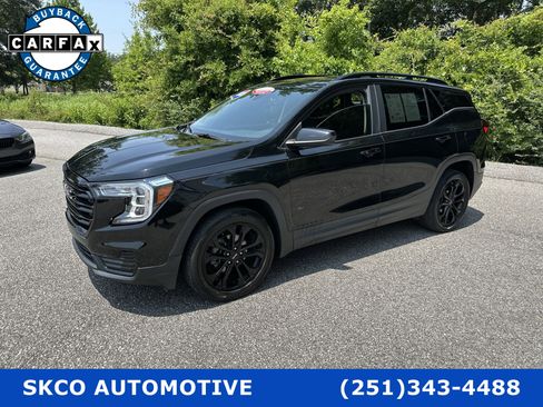 Used 2022 GMC Terrain SLE w/ Driver Convenience Package image 1