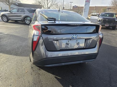 Certified 2016 Toyota Prius Two image 7
