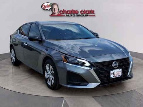 Used 2025 Nissan Altima 2.5 S FWD image 7