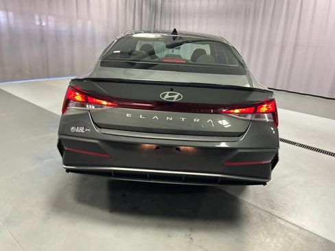 Used 2025 Hyundai Elantra Sport FWD image 6