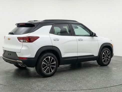 Used 2025 Chevrolet TrailBlazer LT image 9