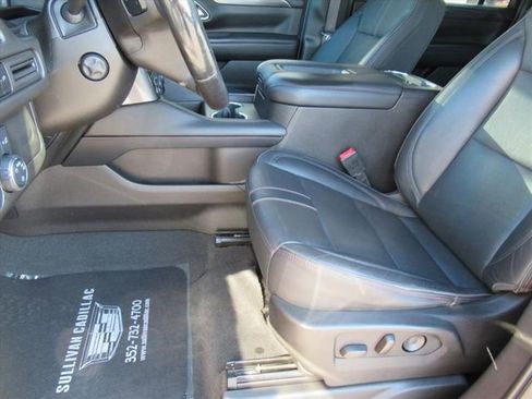 Used 2021 Chevrolet Suburban RST w/ Luxury Package image 16