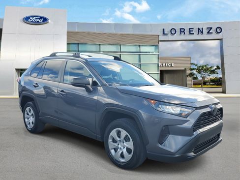 Used 2020 Toyota RAV4 LE image 3