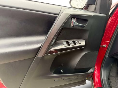 Used 2018 Toyota RAV4 SE w/ Power Extra Value Package image 18