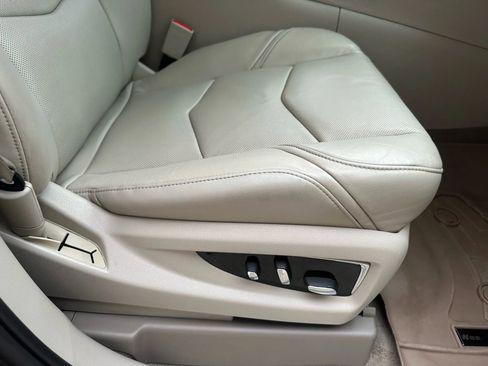Used 2016 Cadillac Escalade Luxury image 32