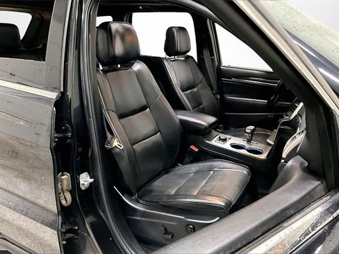 Used 2015 Jeep Grand Cherokee Overland w/ Advanced Technology Group image 28