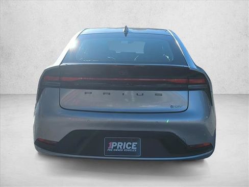 Used 2025 Toyota Prius LE image 6