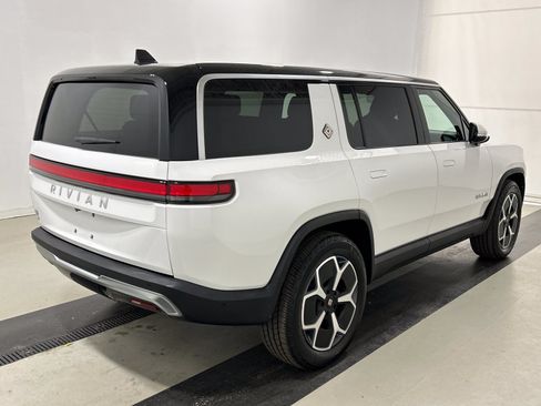 Used 2024 Rivian R1S Adventure AWD/4WD image 5