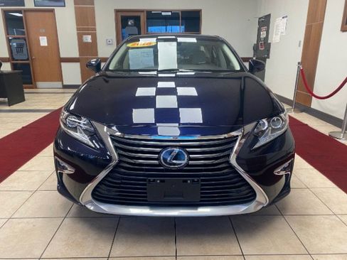 Used 2018 Lexus ES 350 w/ Premier Package image 7