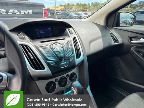Used 2014 Ford Focus SE FWD image 9