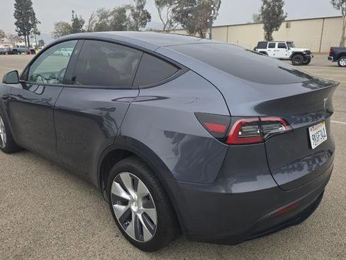 Used 2023 Tesla Model Y Long Range image 4