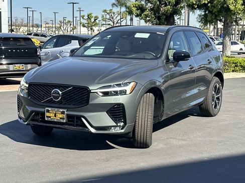 New 2026 Volvo XC60 B5 Core w/ Climate Package image 3