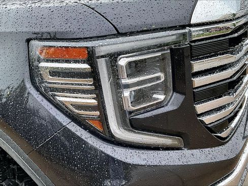 Used 2023 GMC Sierra 1500 SLT AWD/4WD image 26