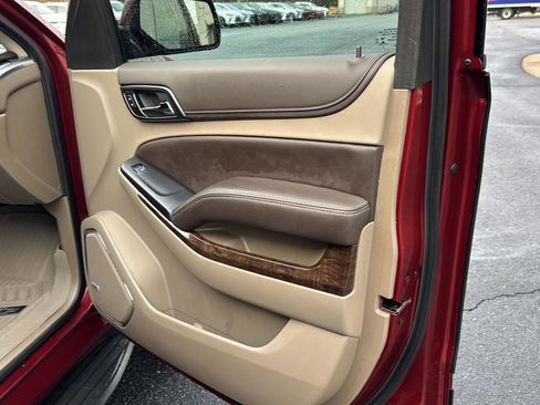 Used 2019 Chevrolet Tahoe LT w/ Luxury Package image 12