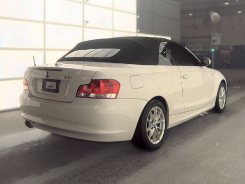 Used 2011 BMW 128i Convertible RWD image 4