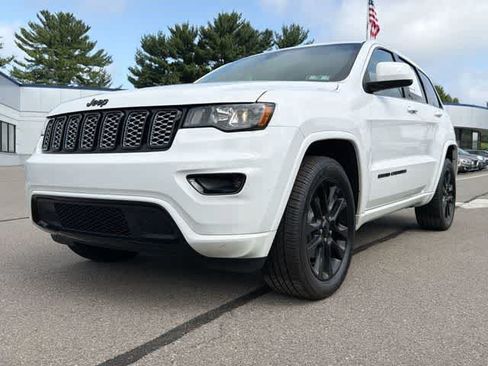 Used 2019 Jeep Grand Cherokee Altitude AWD/4WD image 31