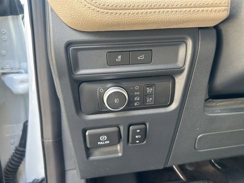 Used 2022 Ford Expedition Max Limited image 10