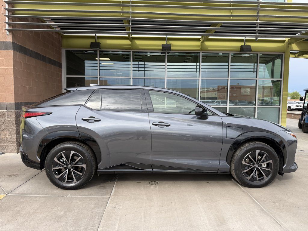 Used 2026 Lexus RZ 350e 2WD image 9