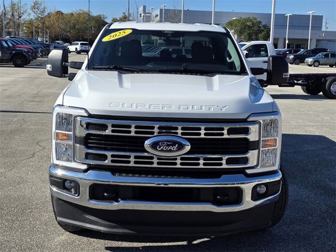 Used 2025 Ford F250 XLT image 4