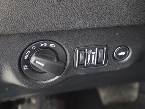 Used 2021 Dodge Charger SXT RWD image 22