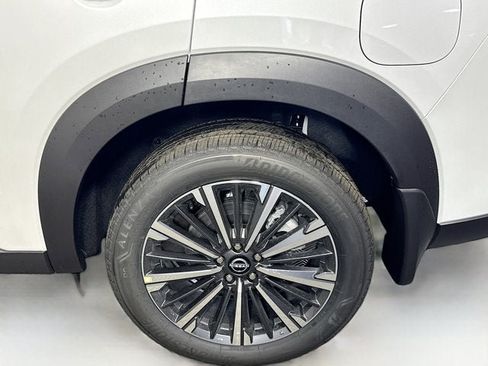 New 2026 Nissan Pathfinder Platinum w/ Cargo Package AWD/4WD image 26