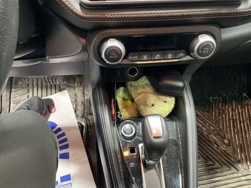 Used 2018 Nissan Kicks SR image 15