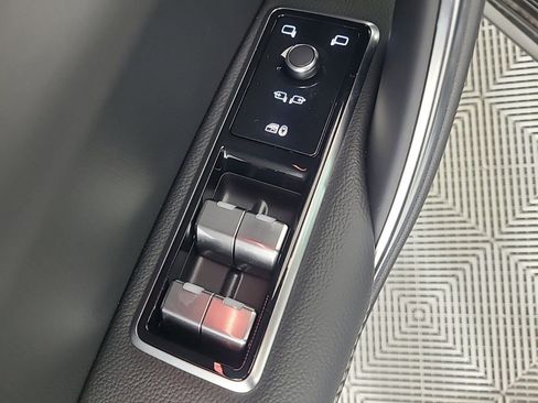 Used 2024 Jaguar XF R-Dynamic SE image 20