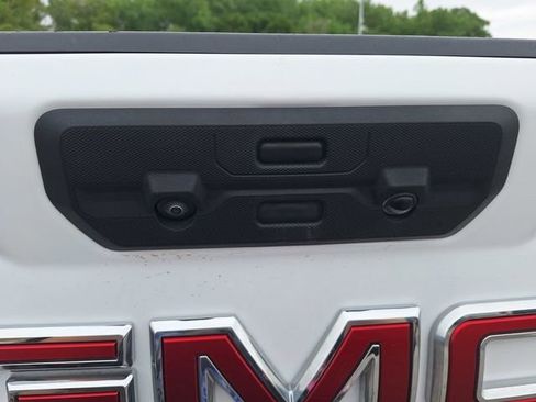 Used 2024 GMC Sierra 2500 Pro AWD/4WD image 14