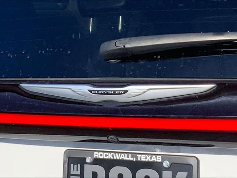 Certified 2024 Chrysler Pacifica Touring-L image 26