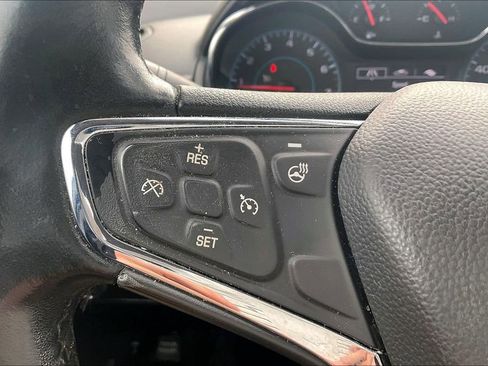 Used 2018 Chevrolet Cruze Premier image 12