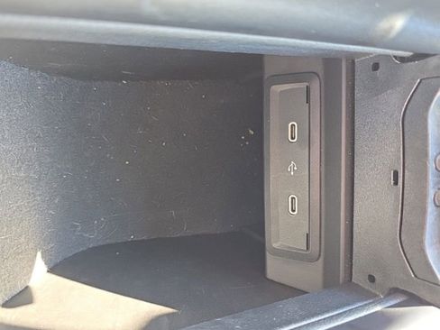 Used 2025 Mercedes-Benz CLA 250 image 32