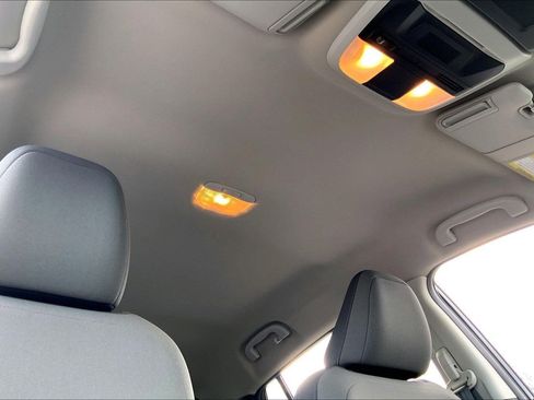 Certified 2024 Subaru Crosstrek 2.0i image 11